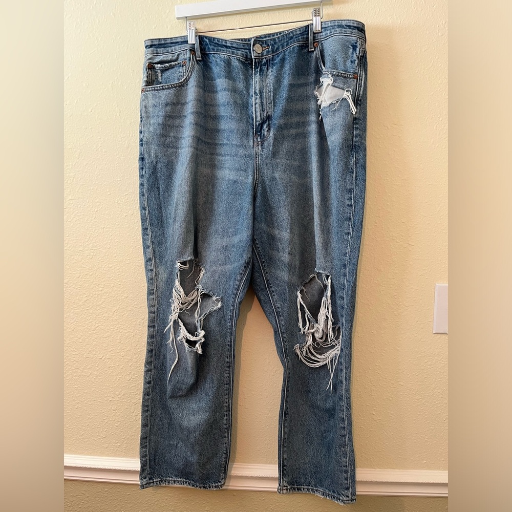 American Eagle Highest Rise 90s Boyfriend Jeans Straight High Rise light Wash